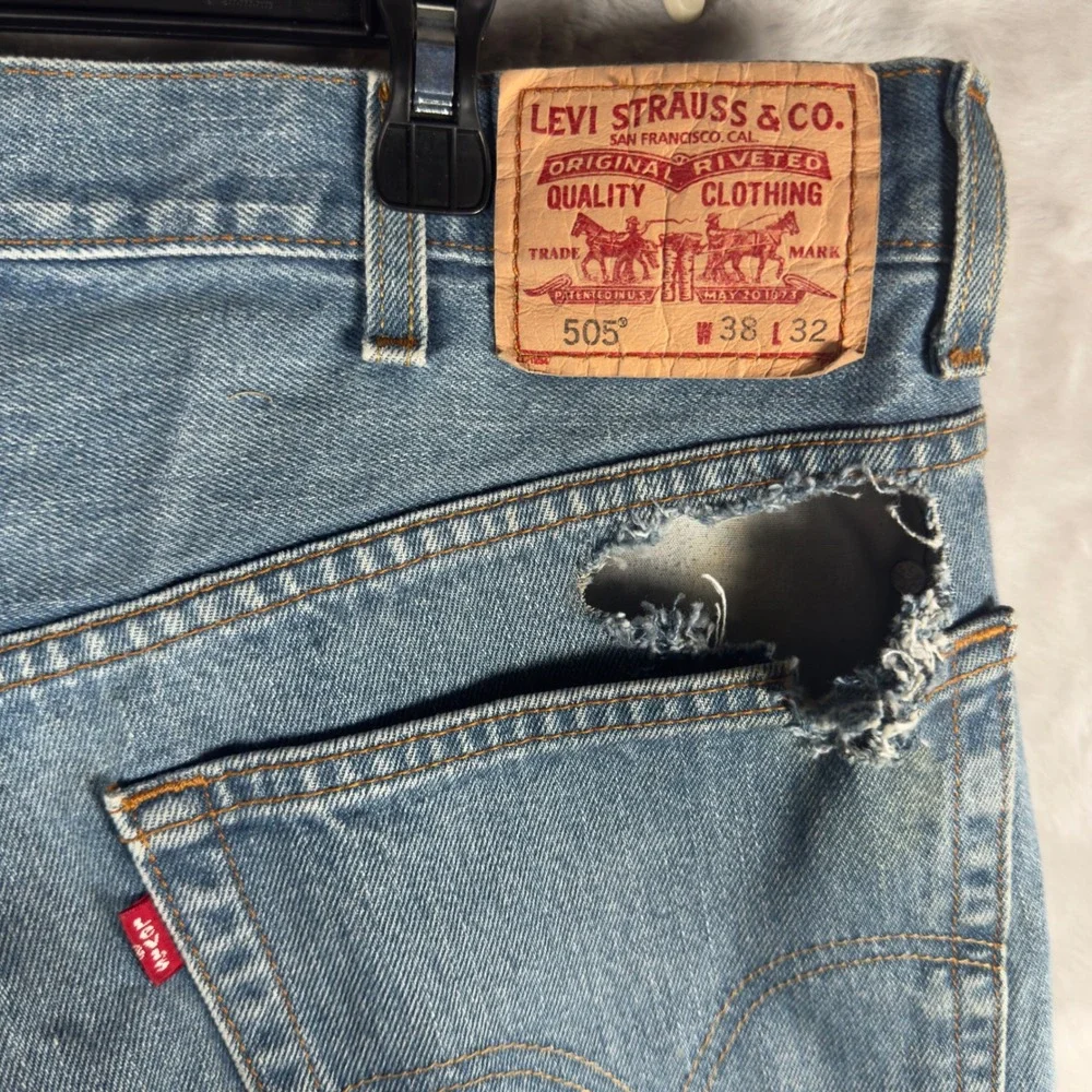 Vintage Levis‎ 505 Regular Fit Distressed Denim Cut Off Shorts Blue Mens 38 2003